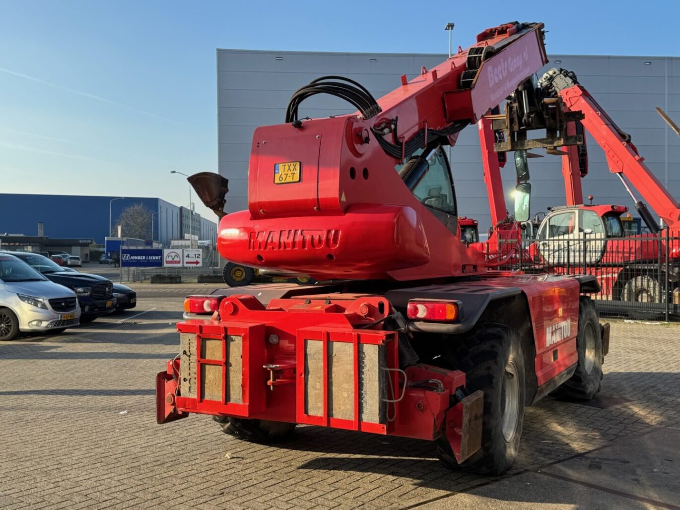 B772E23B 9876 4D69 818A 4633C40CE18B